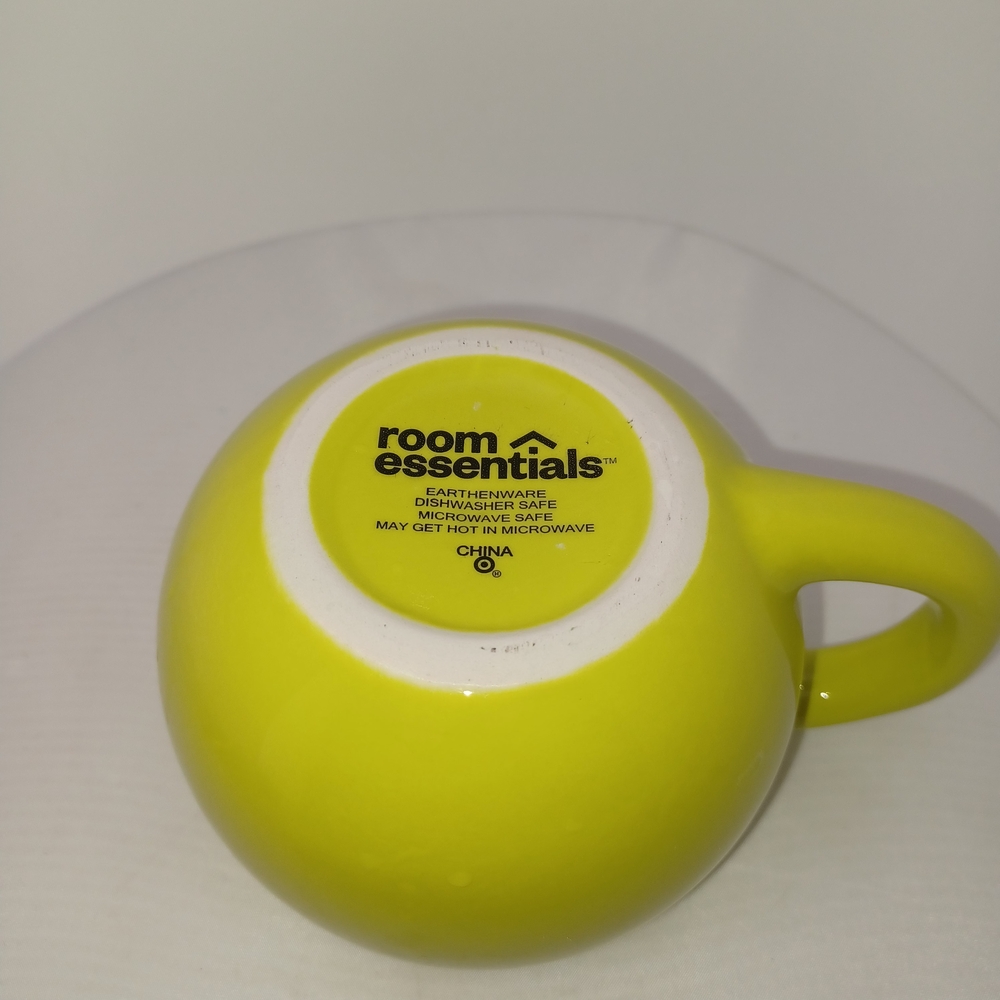 Room Essentials Happy Face Mug - Picture 4 of 5